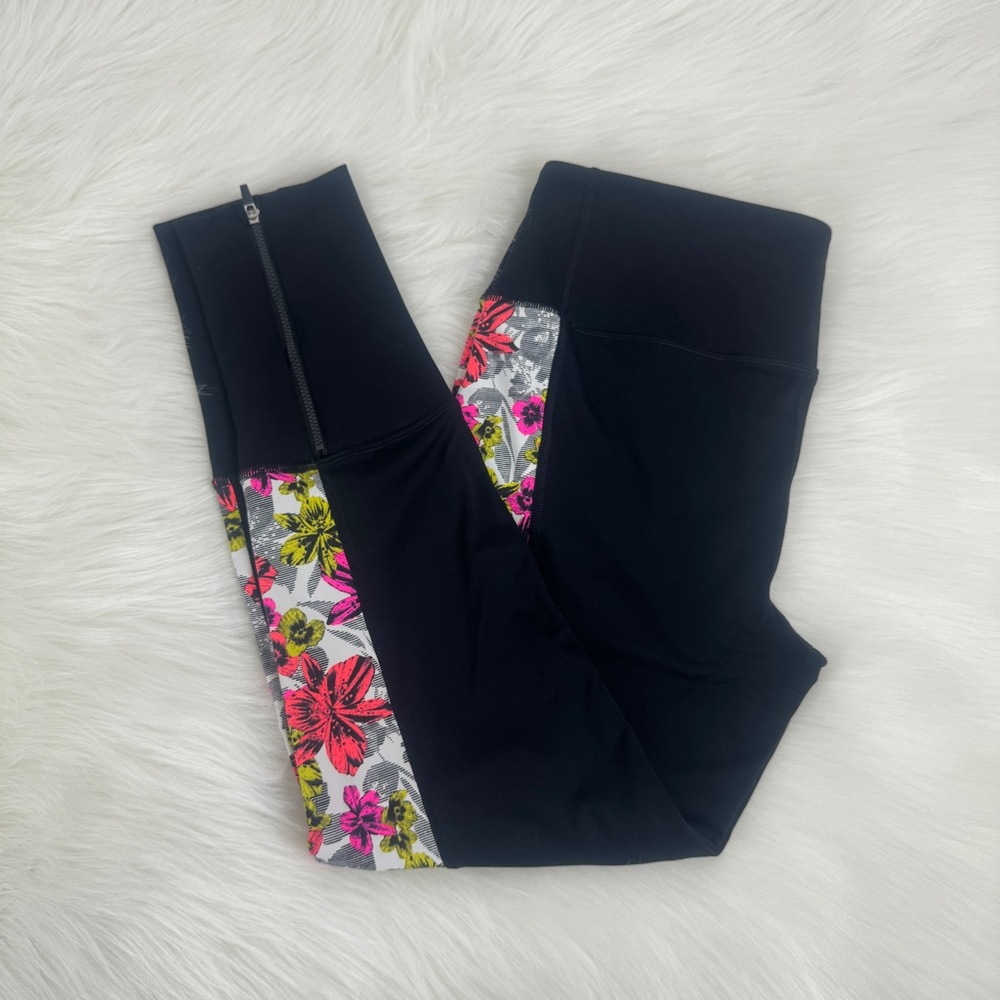 VSX | Rare Knockout Floral Accent Tights